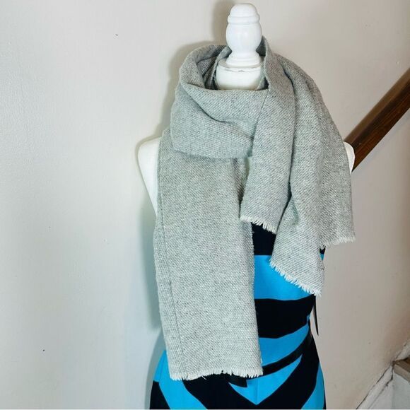 COS 100% wool scarf - Picture 7 of 7